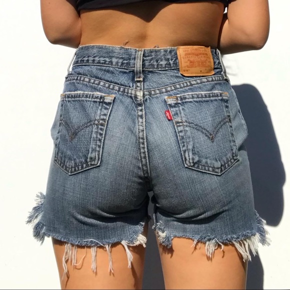 Vintage Levi’s Shorts - Picture 4 of 4